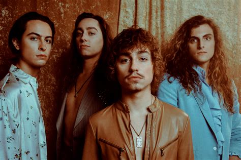 May 20, 2023 · Greta Van Fleet’s “When the Curtain Falls” is a soaring and electrifying track that showcases the band’s classic rock sound and influences. It features an explosive guitar riff, thunderous drums, and Josh Kiszka’s commanding vocals that deftly shift between husky and falsetto. The song’s lyrics touch upon themes of freedom, power ... 